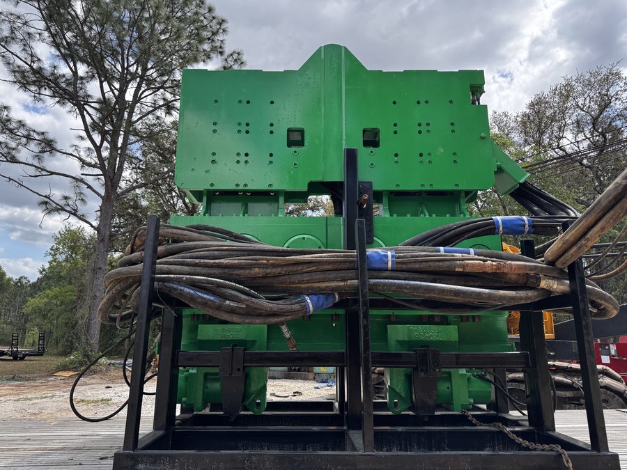 Vibratory hammer fully restored and repainted